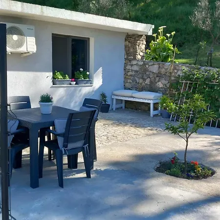 Tiny At The Castle Apartment Shkoder