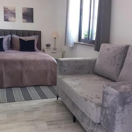 Tiny At The Castle Apartamento *