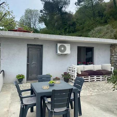 Tiny At The Castle * Σκόδρα